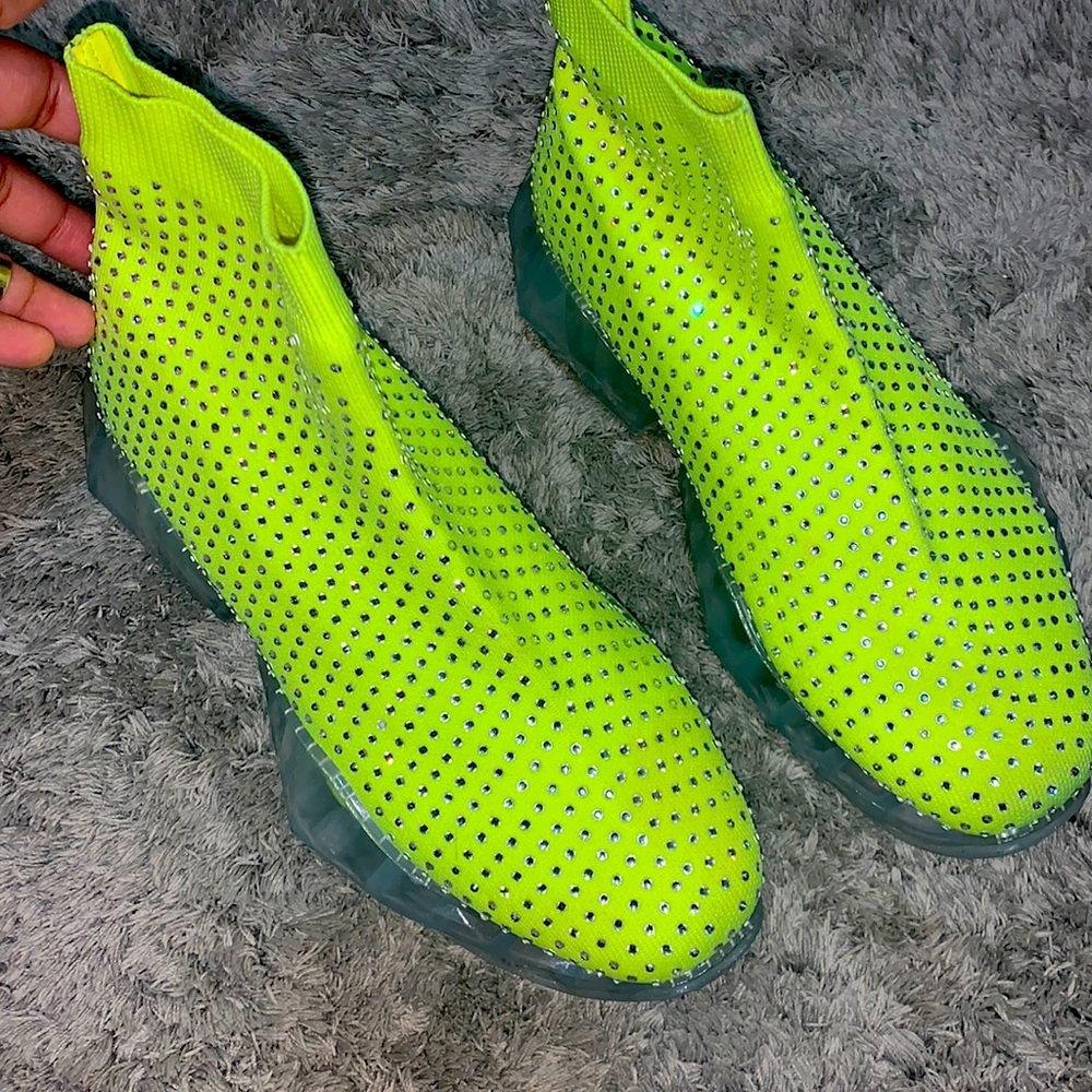 I’m selling shoes that are bedazzled